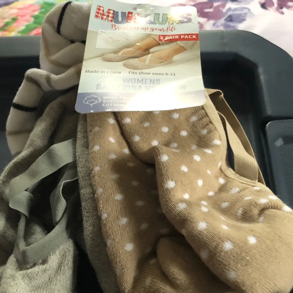 Muk Luks Women's Tan Polka Dot Ballerina No-Show Star